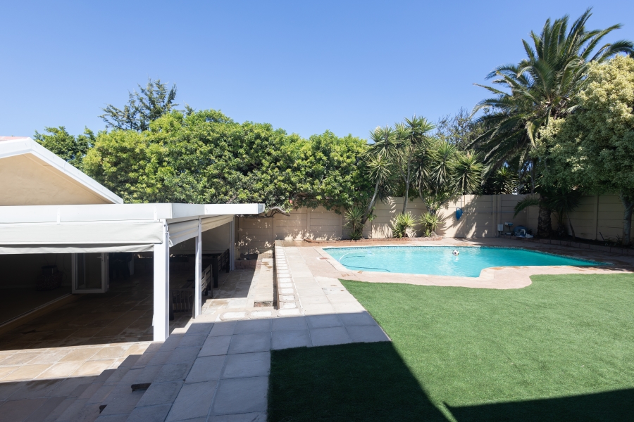 4 Bedroom Property for Sale in Flamingo Vlei Western Cape